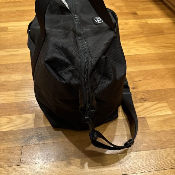 Tumi Subaru Soft Travel Satchel / Duffel Black Corporate Collection 972181041 - Picture 4 of 6